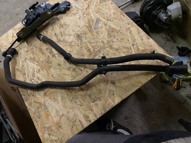 Патрубок отопителя, обратка 64219208184 BMW