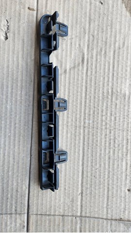Кронштейн наружной накладки порога левой 7184775 BMW