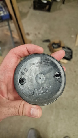 Фирменный значек капота 813237505 BMW