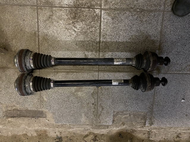 Приводы задних колес 8R0501203C VAG