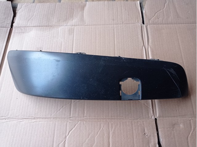 Передний клык бампера 7701477305 RENAULT