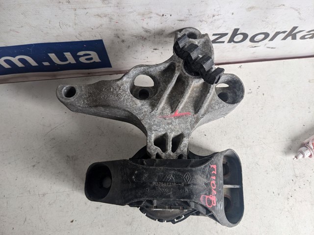 Подушка двигателя 113756731R RENAULT
