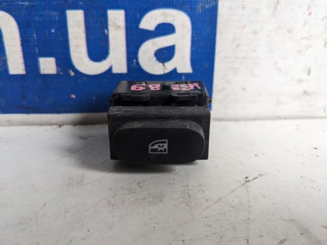 Кнопка блокировки дверей 254298400R RENAULT