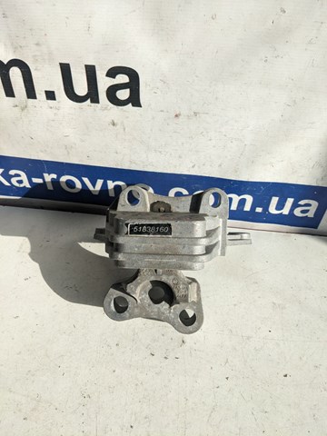 Левая подушка двигателя 51838160 FIAT