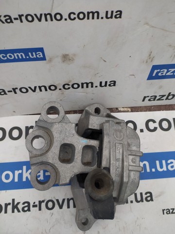 Подушка (опора) двигателя, правая передняя 52050392 FIAT