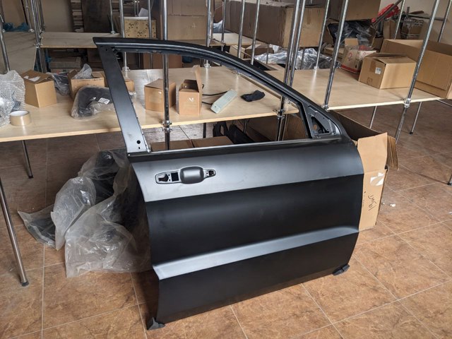 Пассажирская передняя дверь 55113638AA CHRYSLER