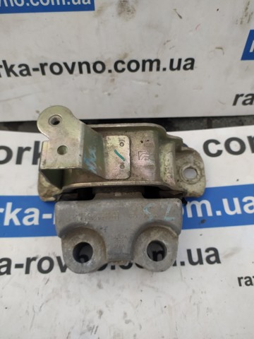 Подушка (опора) двигателя лев./прав. 55702833 FIAT