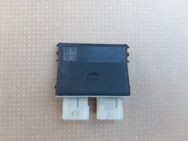 Блок управления открытия крышки багажника 3G0962243B VAG