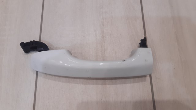 Ручка правой двери наружная 510837206D VAG