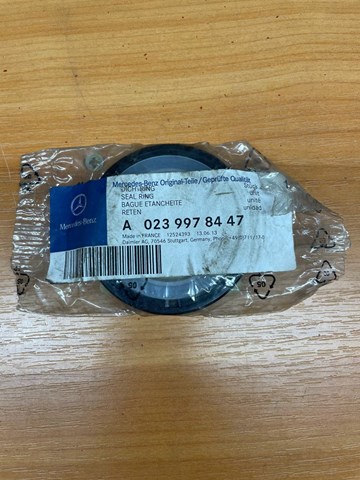 MERCEDES 0239978447 Сальник коленвала двигателя передний в наличии Кривой Рог