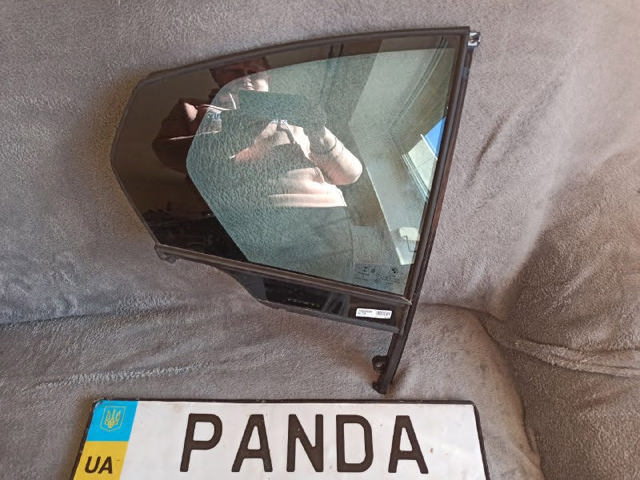 BMW 51357425084 Стекло кузова (багажного отсека) правое в наличии Хмельницкий