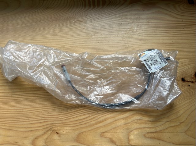 Датчик АБС (ABS) передний 12842287 GM