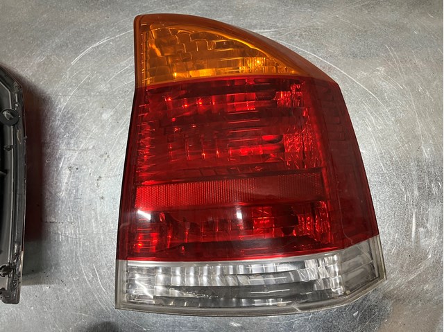 Задний правый стоп 13130644 OPEL