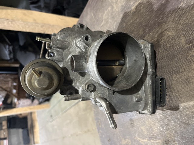 TOYOTA 2203020060 Дроссельная заслонка в сборе в наличии Ровно