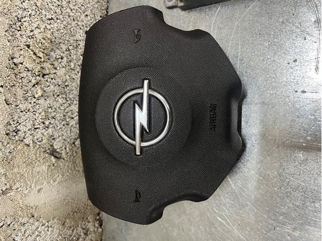 Подушка AIRBAG водительская 24436803 OPEL
