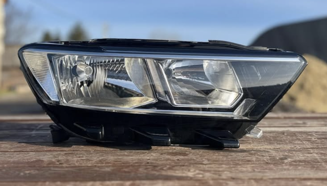 Фара основная правая 2GA941006B VAG