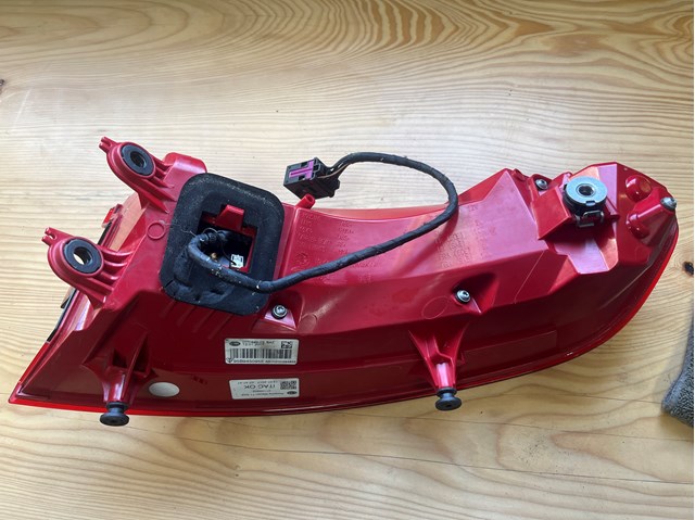 PORSCHE 95B945095E в наличии Николаев