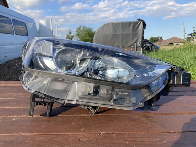Фара комбинированная, передняя D10E51030 MAZDA