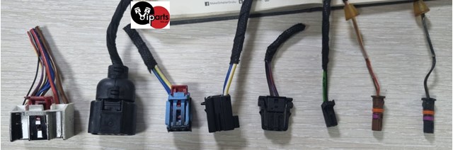 Разъем (фишка) фонаря подсветки номерного знака 8W0971832 VAG