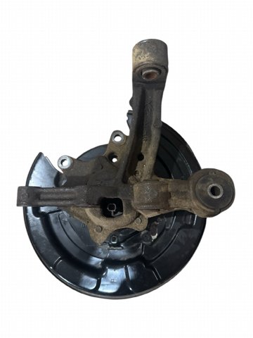 TOYOTA 423040T010 Цапфа (поворотный кулак) задний правый в наличии Каменское