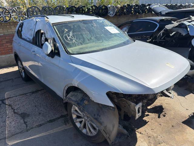 VAG 5NL809606C Боковина кузова правая в наличии Сумы