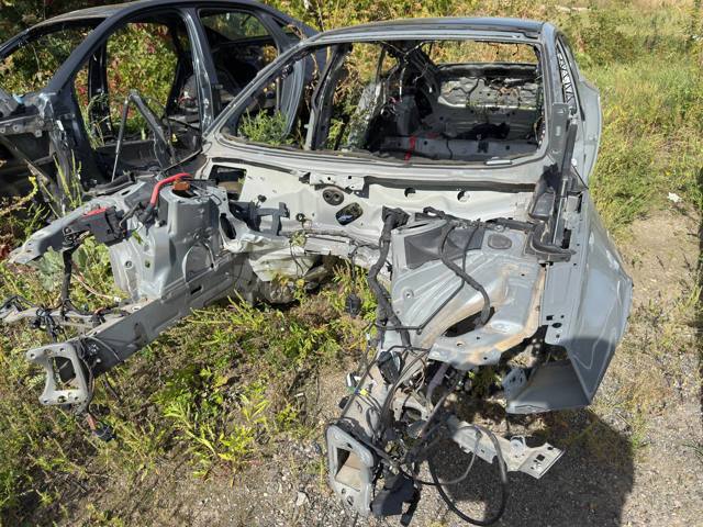 VAG 8W6809410TA Арка крыла заднего правого в наличии Черновцы