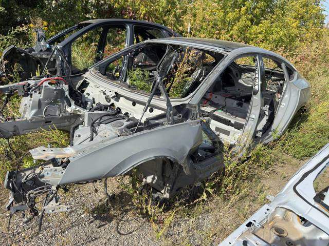 VAG 8W6809410TA Арка крыла заднего правого в наличии Полтава