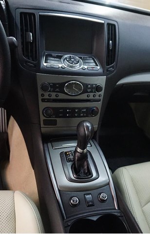 NISSAN 258101CA0B Часы салонные в наличии Украина