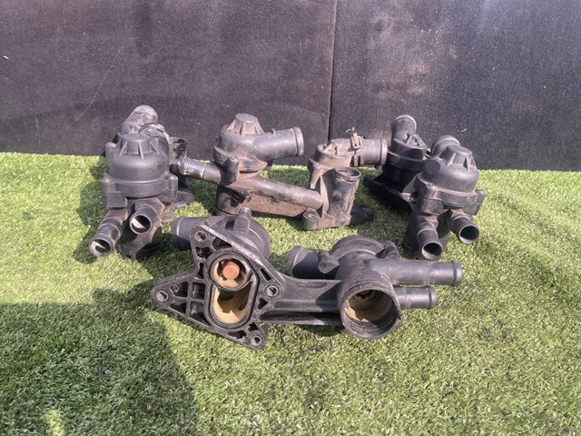 Крышка корпуса термостата Шкода Фабия 2