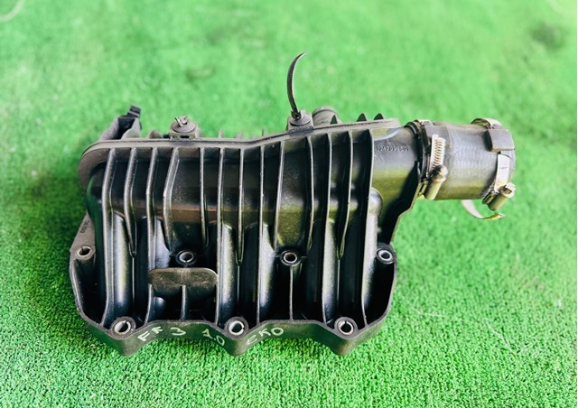 Впускной коллектор 1047092S01 FORD