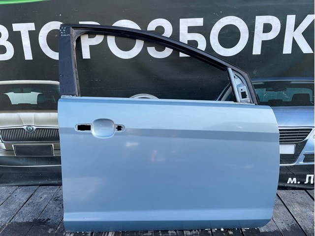 Пассажирская передняя дверь 1530169 FORD