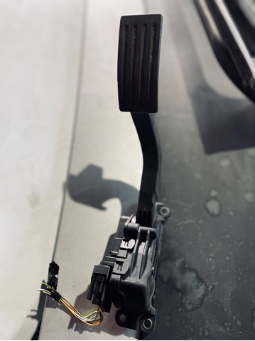 Педаль акселератора 4M519F836CK FORD