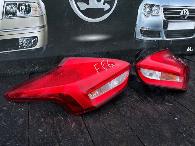 Левый стоп F1EB13405CF FORD