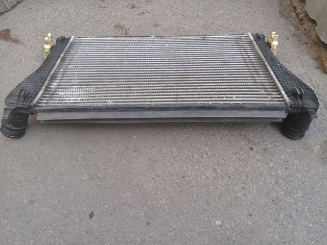 VAG 5Q0145803N Радиатор интеркуллера в наличии Полтава