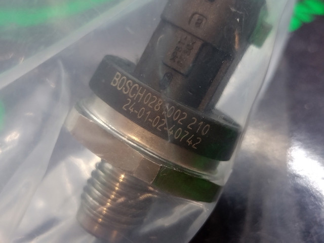 BOSCH 0281002210 Датчик давления топлива в наличии Ужгород