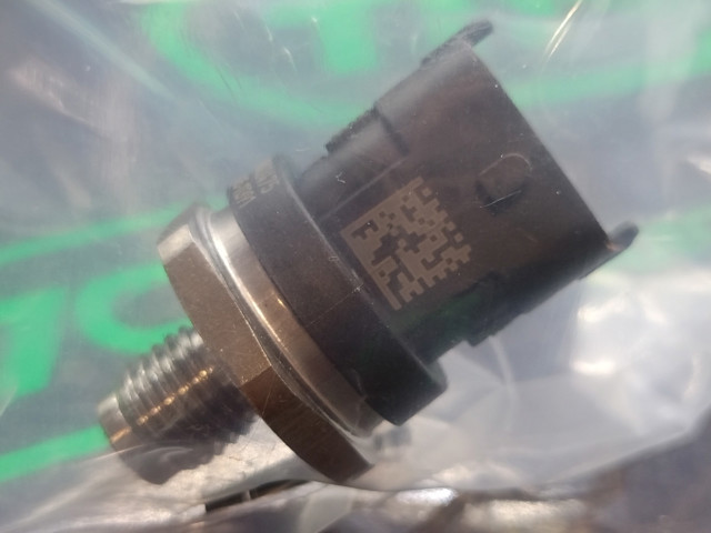 BOSCH 0281002475 Датчик давления топлива в наличии Павлоград