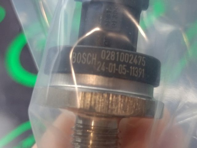 0281002475 Датчик давления топлива купить Украина