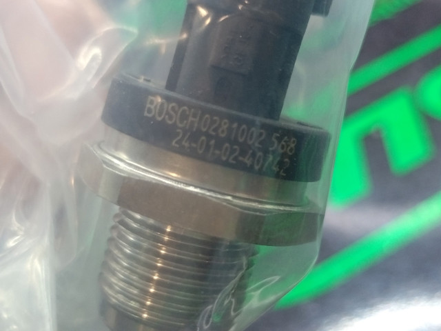 0281002568 BOSCH Датчик давления топлива купить в Ровно