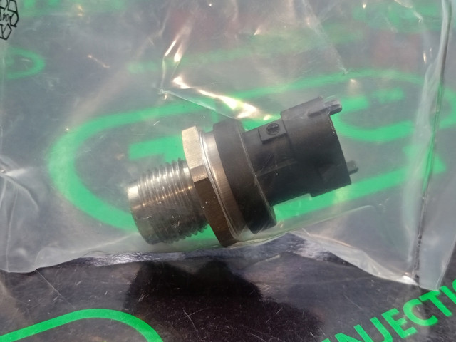 BOSCH 0281002568 Датчик давления топлива в наличии Одесса