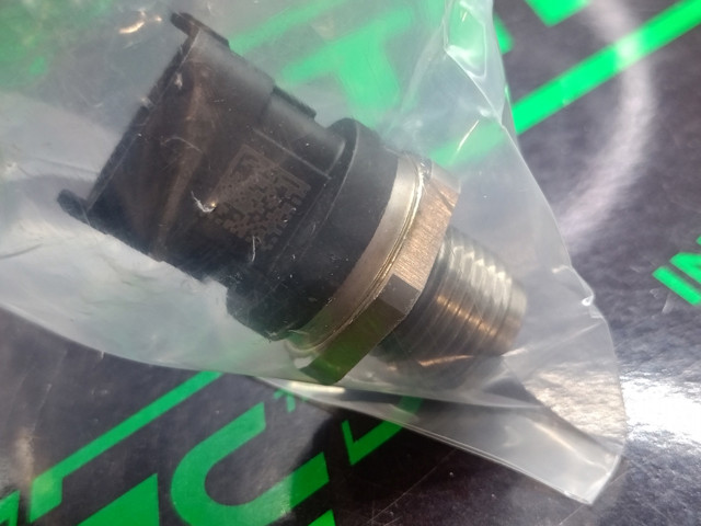 BOSCH 0281002841 Датчик давления топлива в наличии Кривой Рог