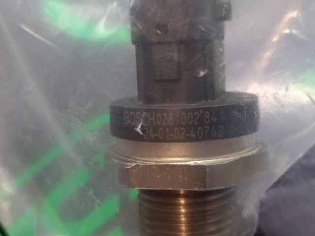 0281002841 BOSCH Датчик давления топлива купить в Тернополь