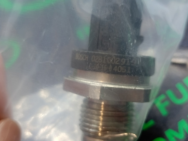 BOSCH 0281002919 Датчик давления топлива в наличии Ровно