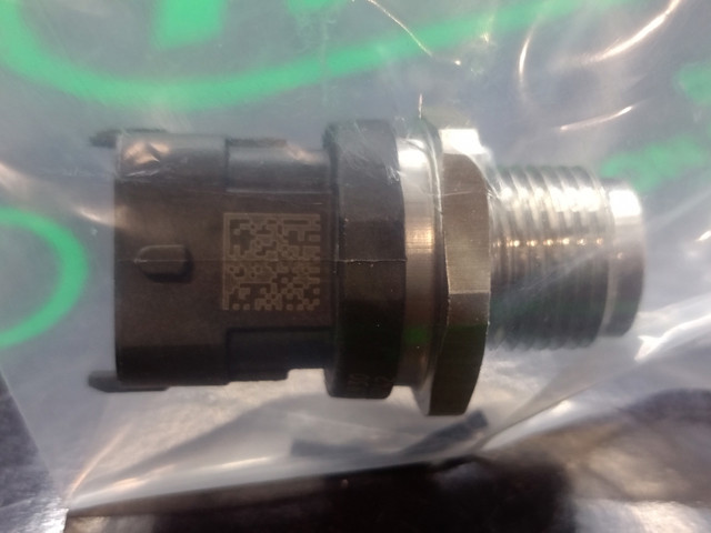 BOSCH 0281002930 Датчик давления топлива в наличии Николаев