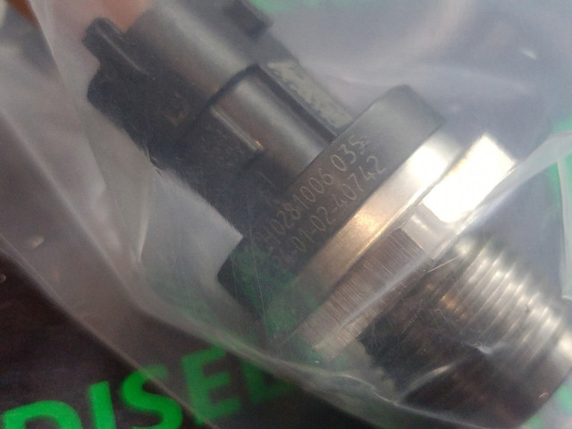 BOSCH 0281006035 Датчик давления топлива в наличии Ровно
