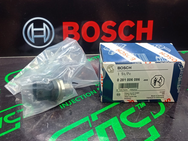 Датчик давления топлива 0281006086 BOSCH