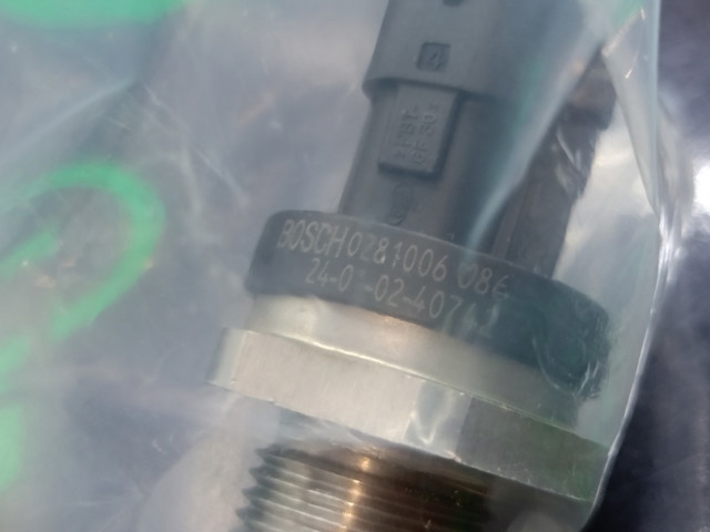 BOSCH 0281006086 Датчик давления топлива в наличии Кривой Рог