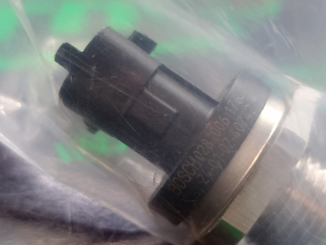 BOSCH 0281006176 Датчик давления топлива в наличии Сумы