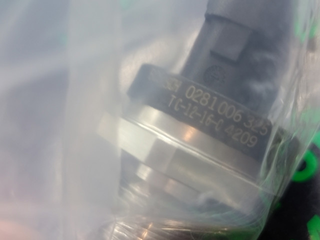 BOSCH 0281006325 Датчик давления топлива в наличии Винница
