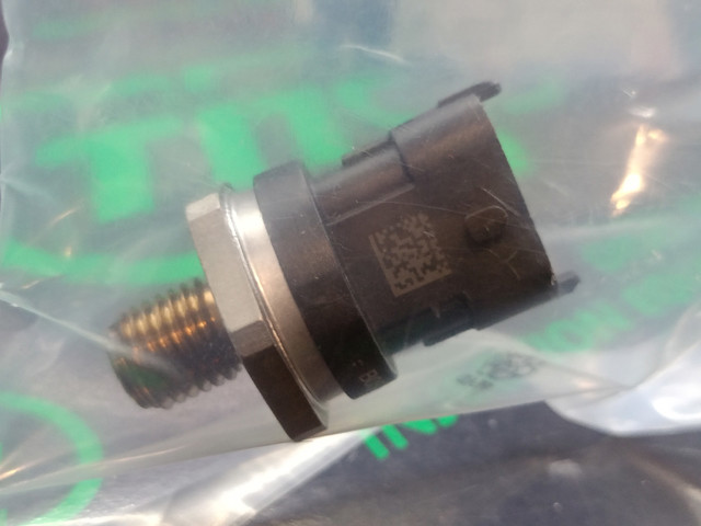 BOSCH 0281006326 Датчик давления топлива в наличии Сумы