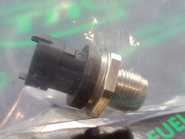 BOSCH 0281006327 Датчик давления топлива в наличии Одесса
